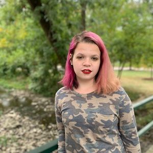 Meet your Posher, Abigail